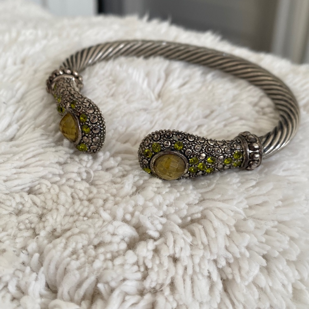 Green Gem Stone Accented Solver Bracelet